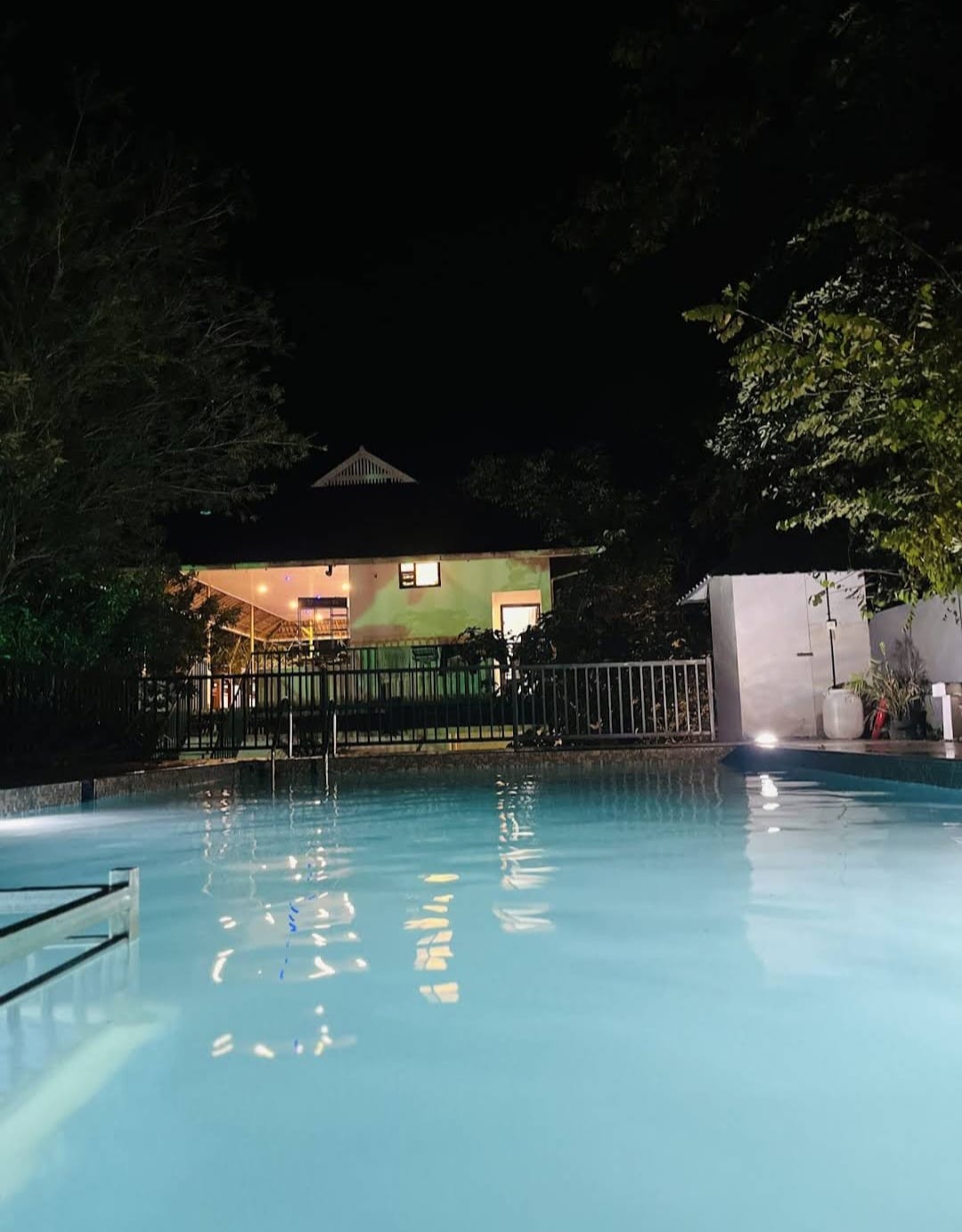 Resort For Rent/ Lease photo 2